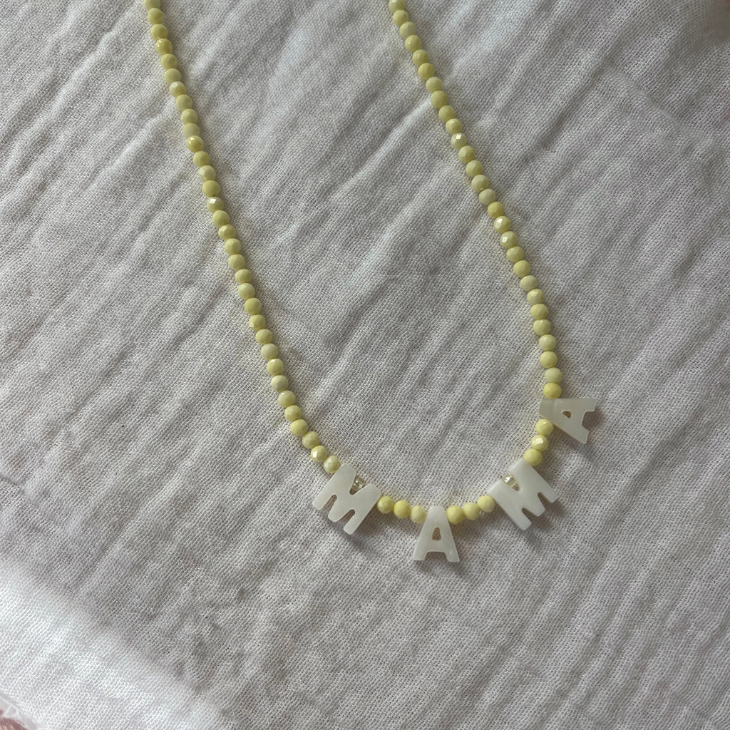 Collier mot nacre jaune