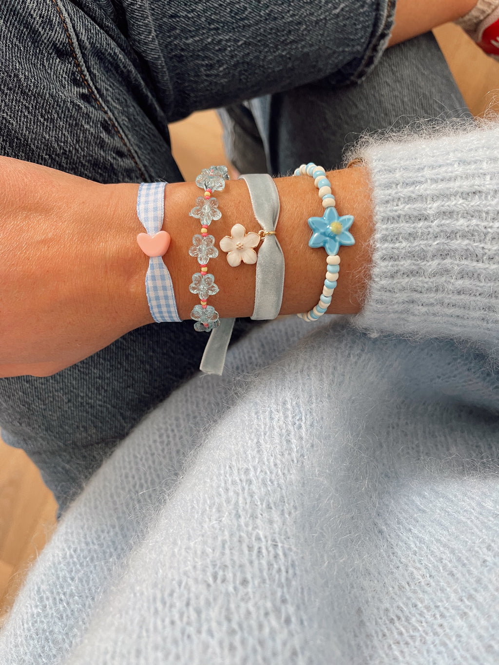 Bracelet ruban fleur velours